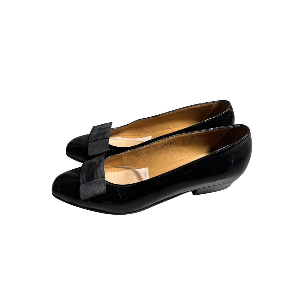 Brooks Brothers 6 1/2 AA Patent Leather Bow Pumps Low Block Heel Made in Italy